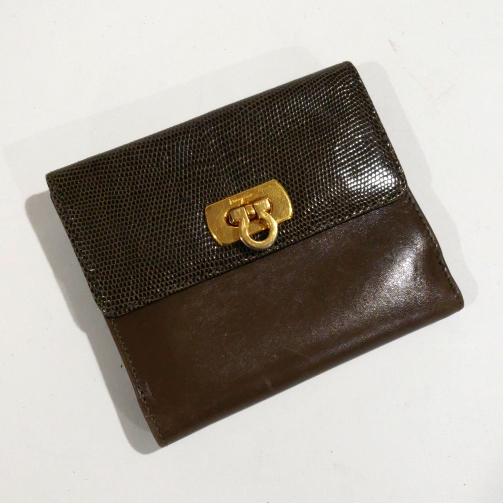 Salvatore Ferragamo Brown Leather Vintage Bi-Fold Wallet – Gancini Luxury Closur - Picture 3 of 14